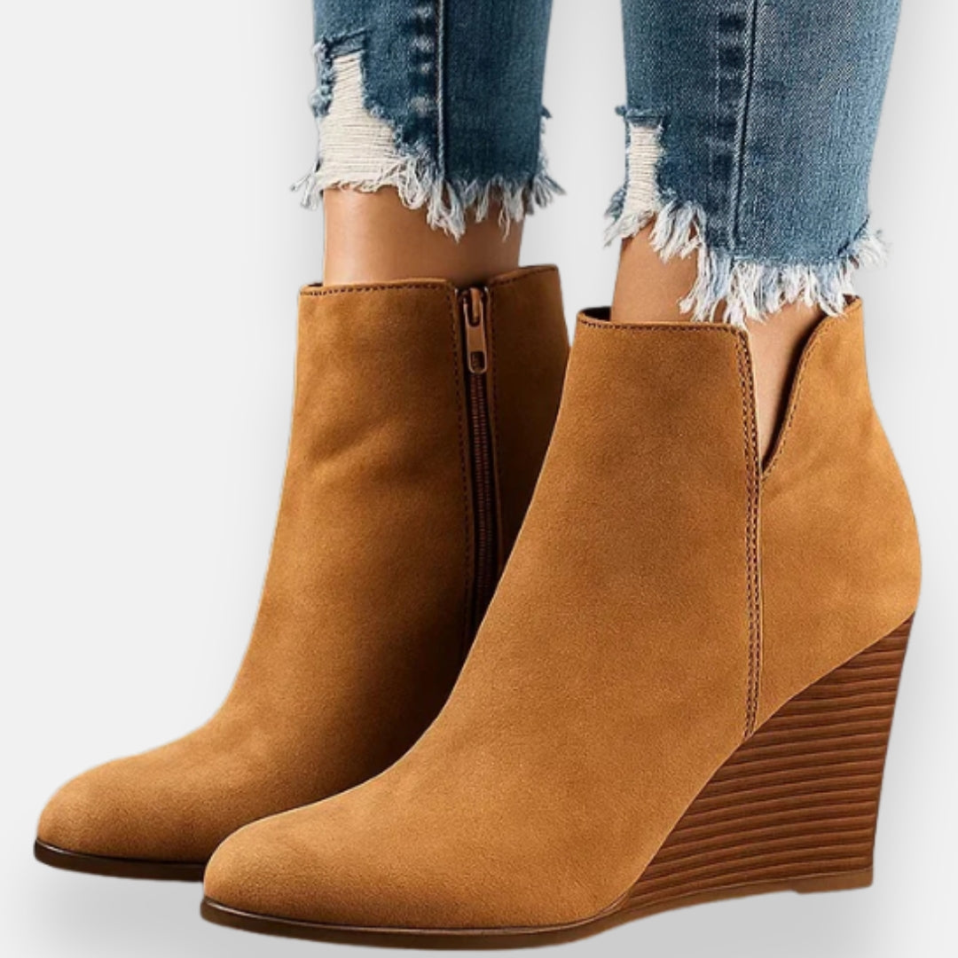 Alcina | Kotníkové boty na klínovém podpatku