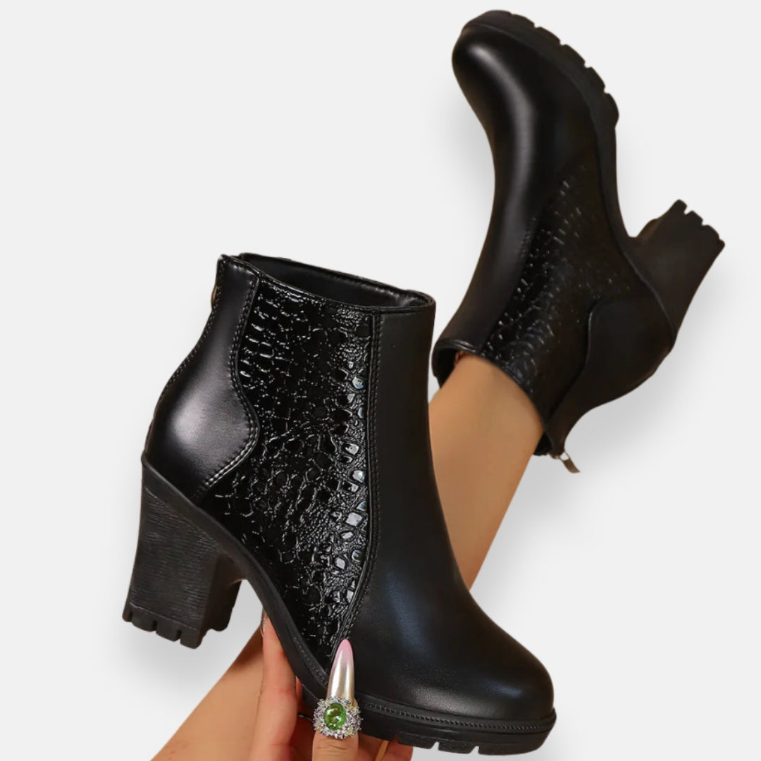 Callista | Kotníkové boty s texturovaným podpatkem