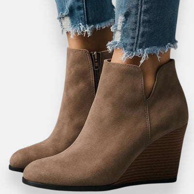 Alcina | Kotníkové boty na klínovém podpatku