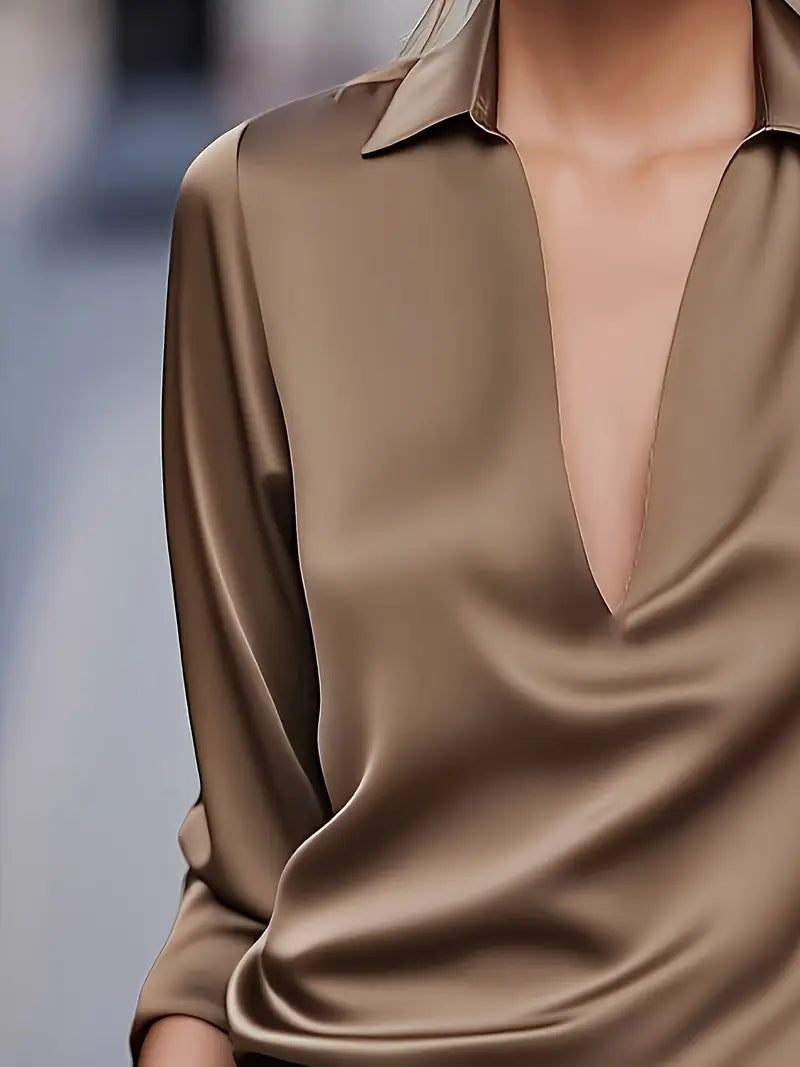 Denisa – saténová halenka s elegantním šarmem