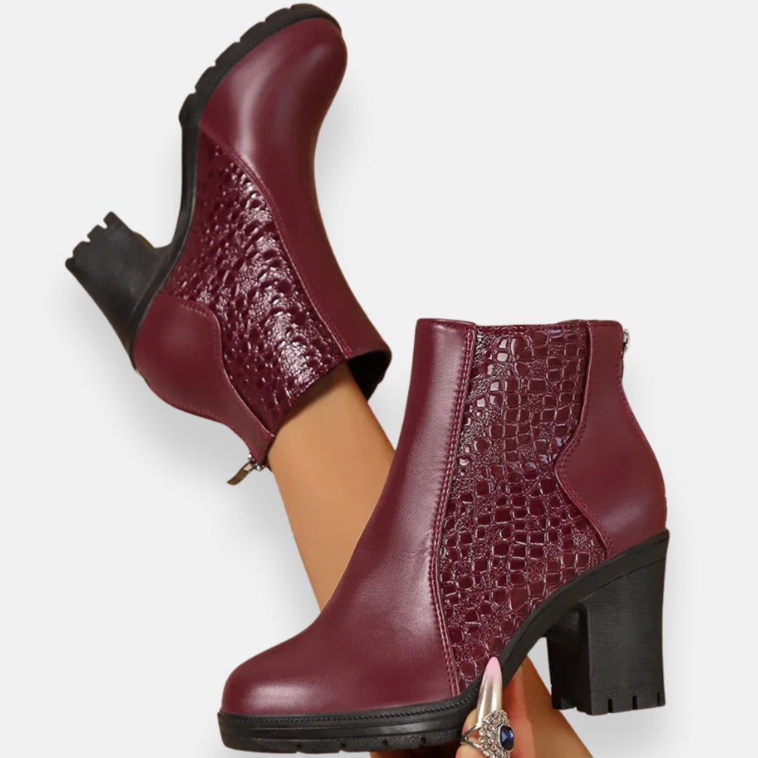 Callista | Kotníkové boty s texturovaným podpatkem