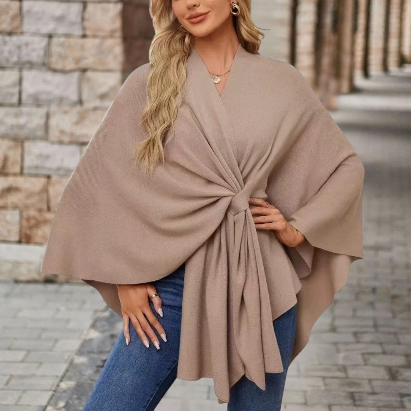 Magdalén – Elegantní pláštěnka s uzlem pro výjimečný styl