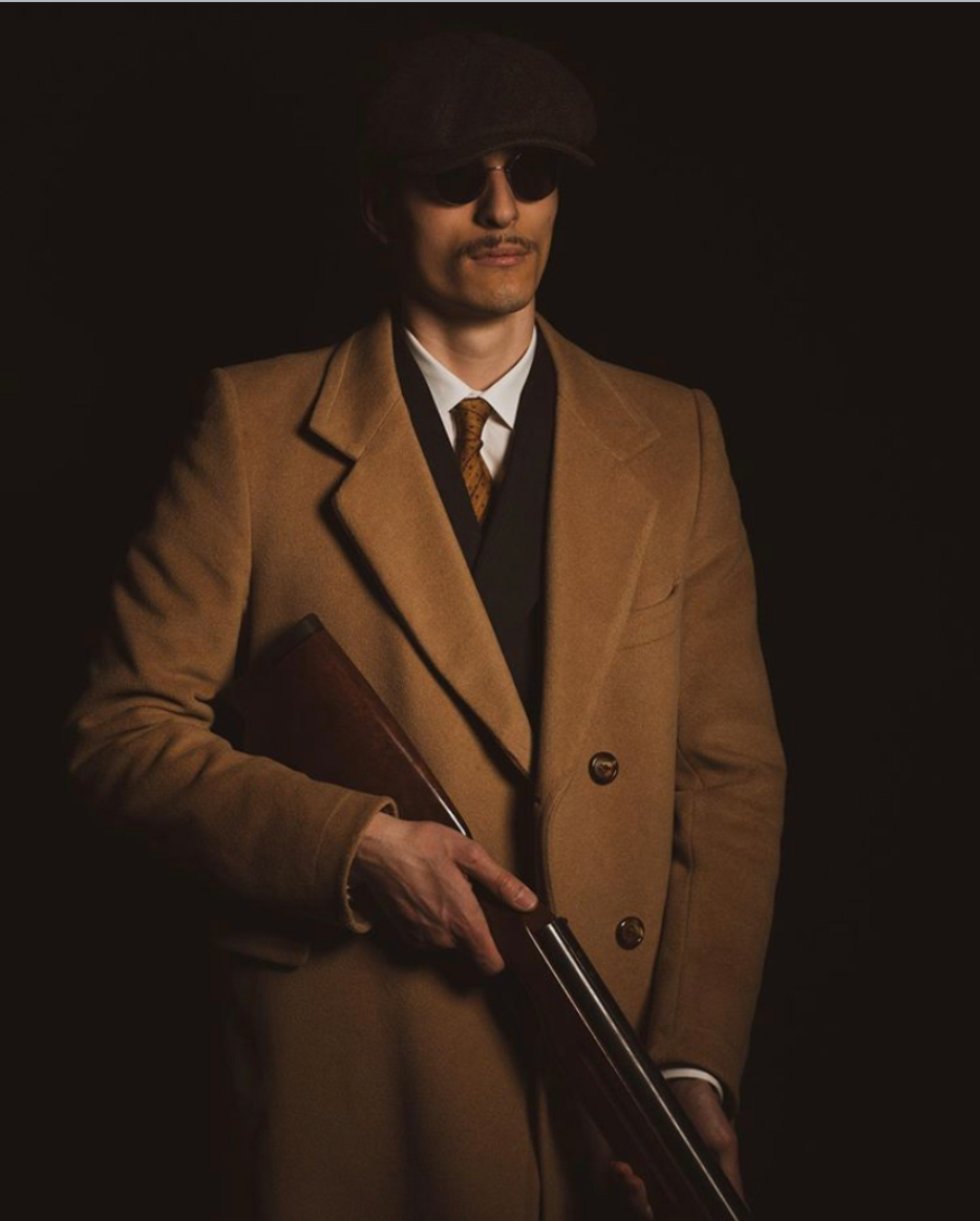 Reggie – nadčasová elegance s retro nádechem