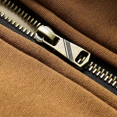 Dominik – Letecká bunda s vojenským nádechem