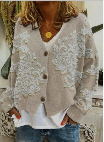 Tatjana – Vyšívaný dámský kardigan s výstřihem do V 39
